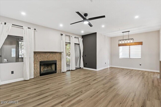 Building Photo - 15050 N Thompson Peak Pkwy