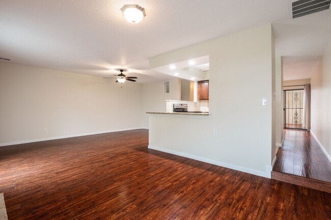 Foto del edificio - CALL US TODAY AT (505) 808-6467 TO SCHEDULE A CONVENIENT SHOWING