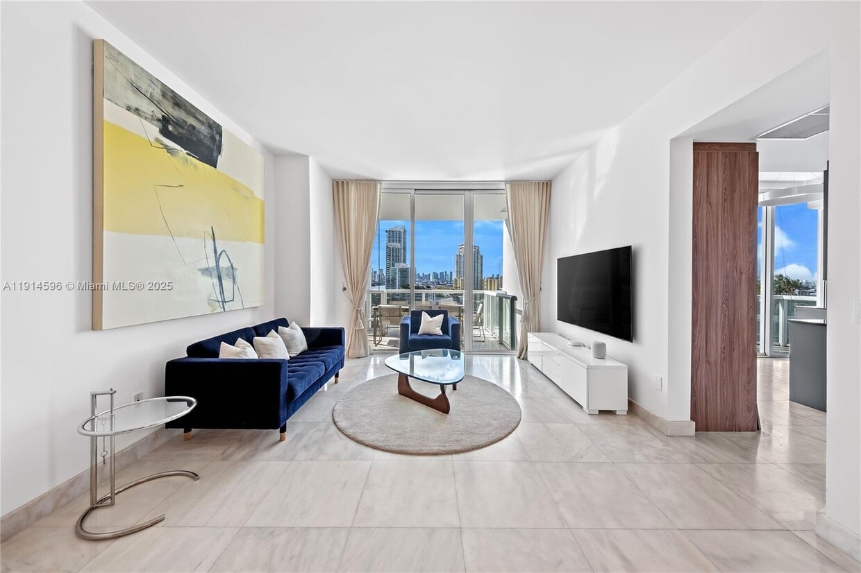 Foto principal - 50 South Pointe Dr