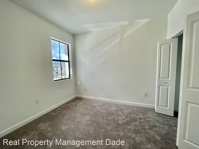Building Photo - 3 br, 2.5 bath House - 14761 SW 181 Ter