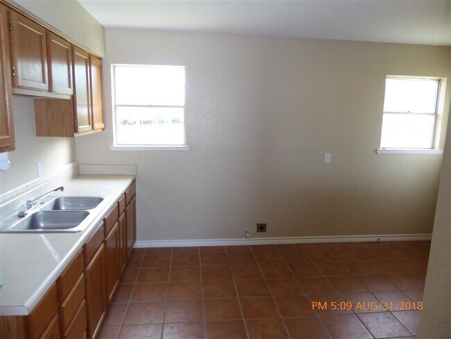 Foto del edificio - 5334 NW Liberty Ave