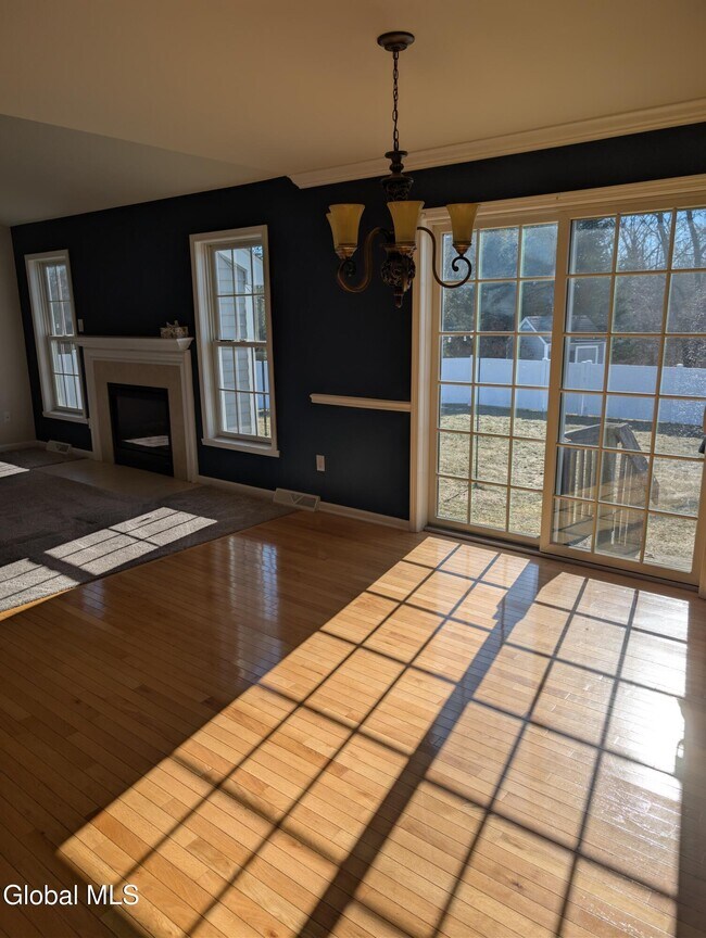 Foto del edificio - 76 Ridgewood Dr