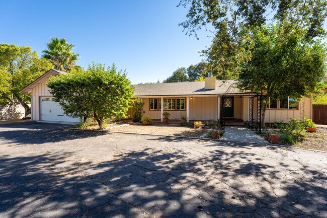 Foto del edificio - 190 Fairway Ln