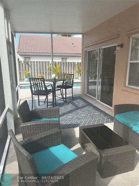 Foto del edificio - 3401 Seabreeze Ln