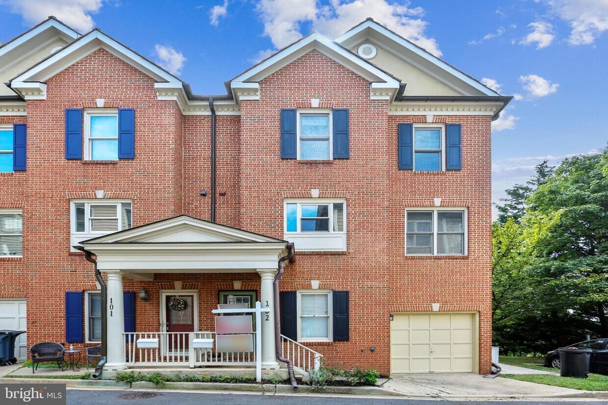 SPACIOUS END UNIT TH IN THE KENTLANDS - SPACIOUS END UNIT TH  IN  THE KENTLANDS