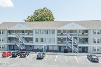 Building Photo - 211 Red Cross St