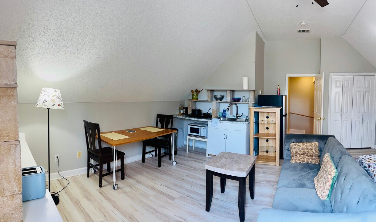 Foto principal - 18 Lee Hall Dr