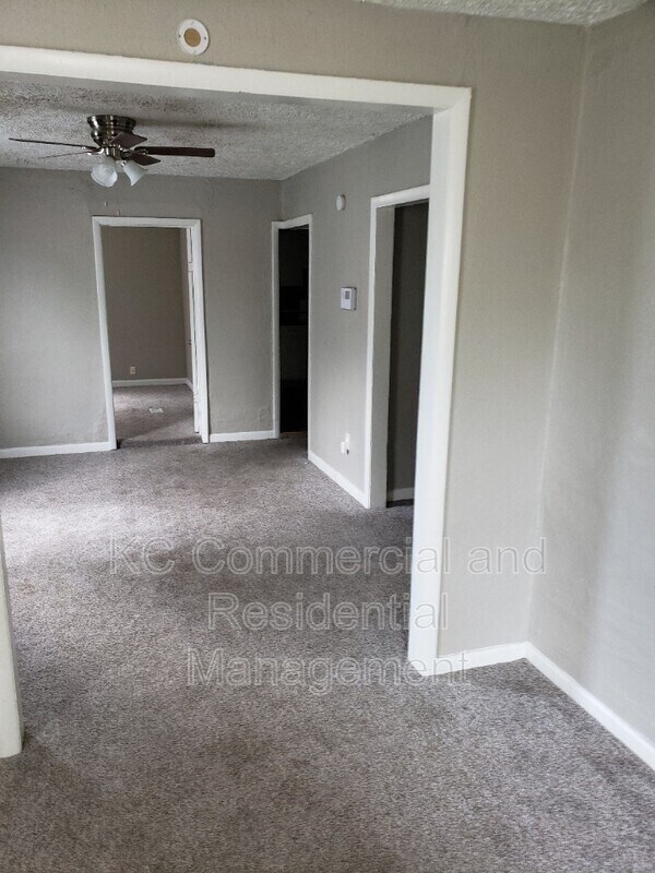 Building Photo - 5911 Lexington Ave