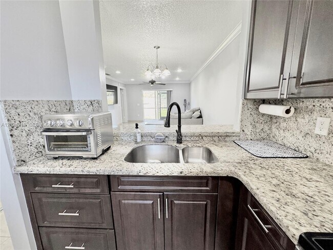 Foto del edificio - 10991 NW 30th Pl