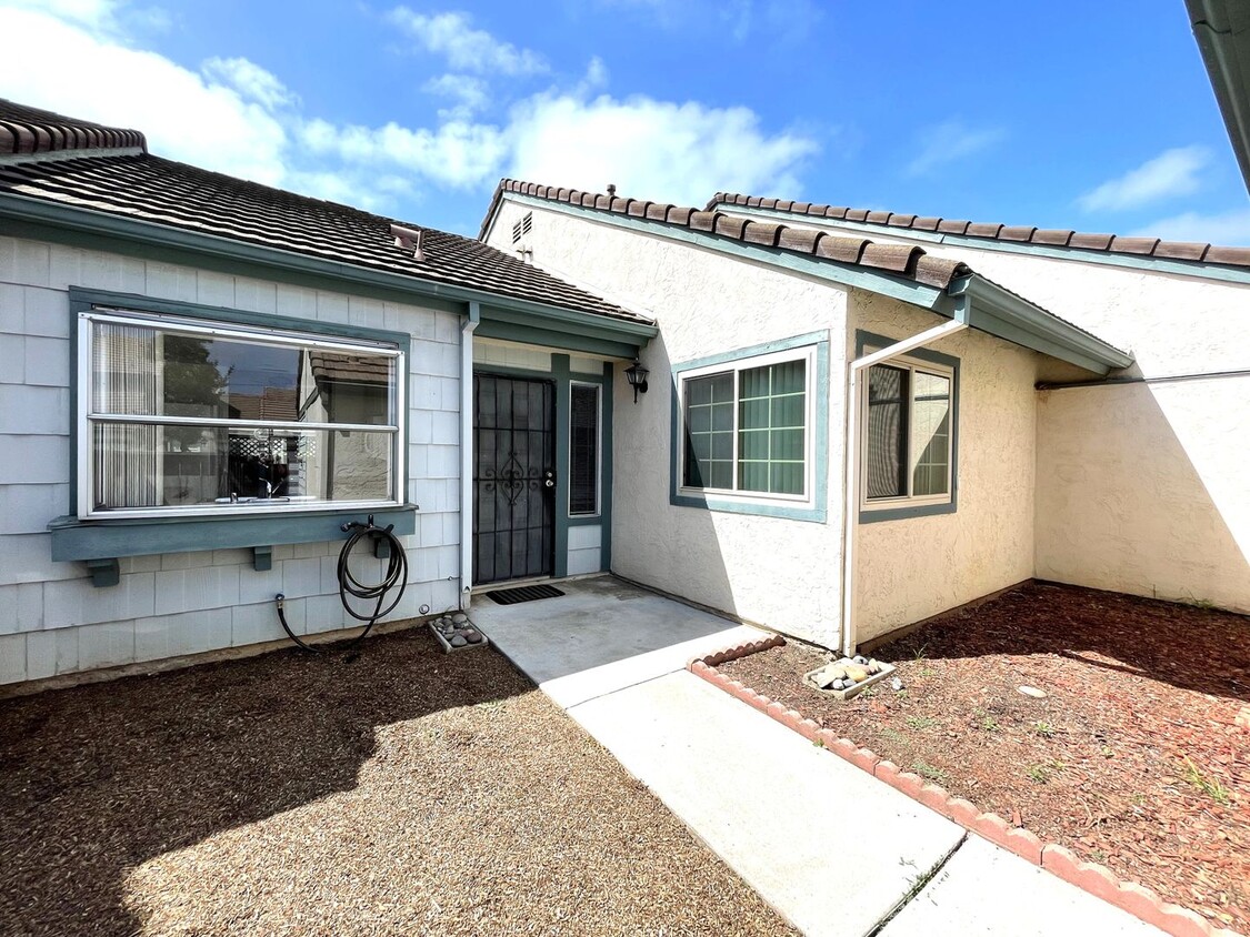 Primary Photo - Single Story Townhome in Escondido!