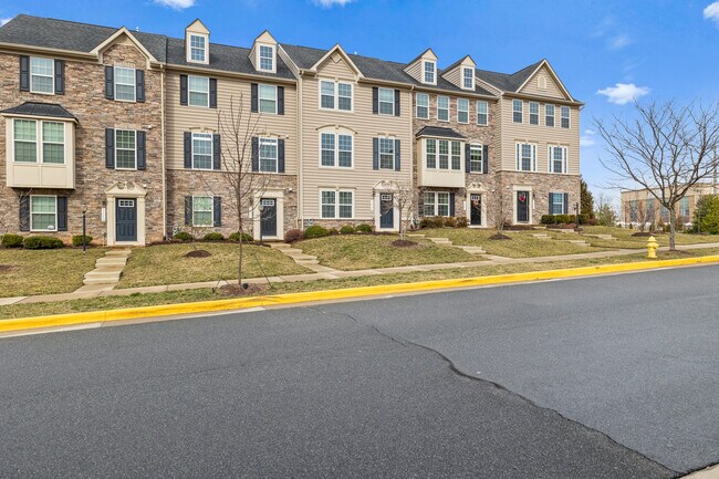 Building Photo - 13555 Handel Pl