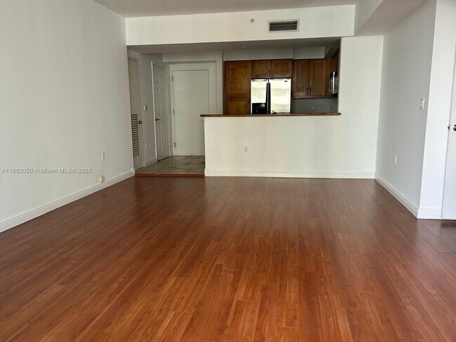 Foto del edificio - 1755 E Hallandale Beach Blvd
