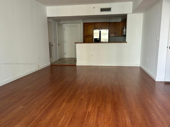 Building Photo - 1755 E Hallandale Beach Blvd
