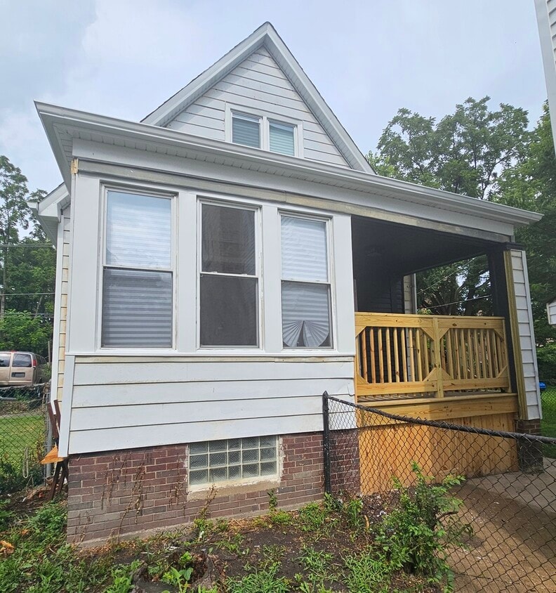 Primary Photo - 11320 S Edbrooke Ave