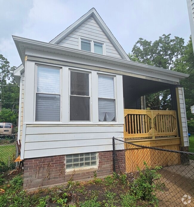 Building Photo - 11320 S Edbrooke Ave