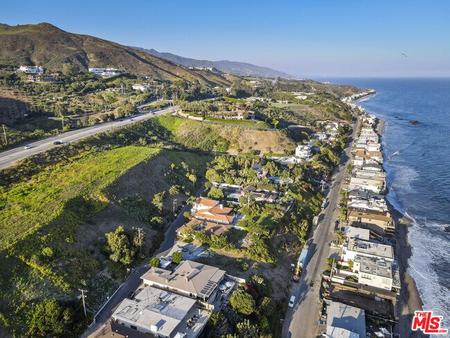 Foto del edificio - 25315 Malibu Rd