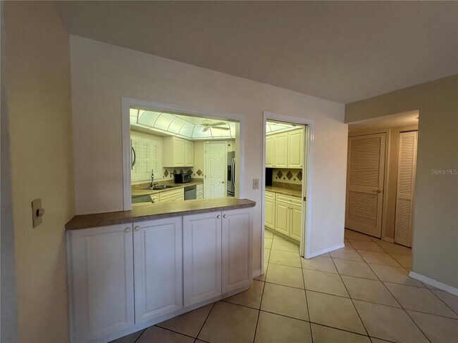 Foto del edificio - 23465 Harbor View Rd