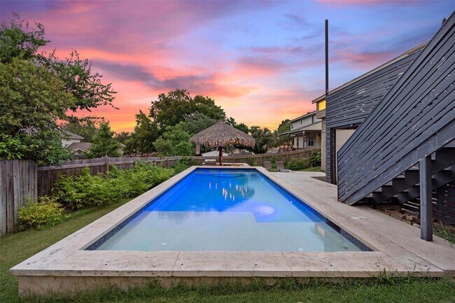 Building Photo - 6302 Colina Ln