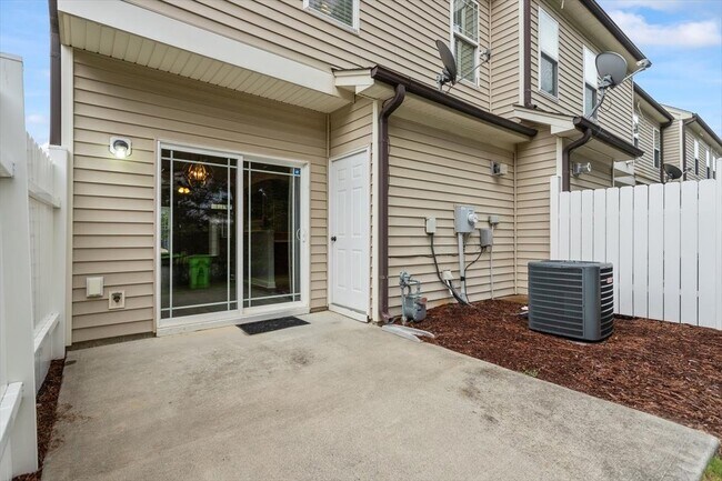 Building Photo - 223 Morgan Brook Way