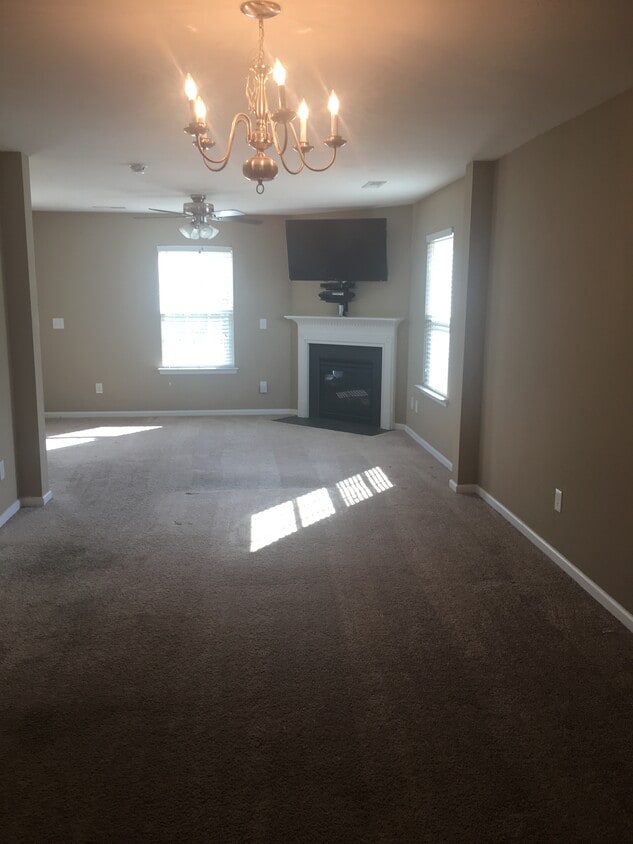 Primary Photo - 2332 Waverly Dell Dr SE