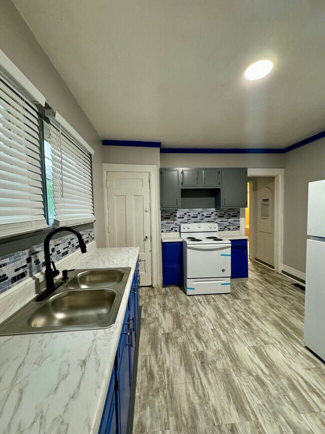 Building Photo - 125 Cedarwood Terrace