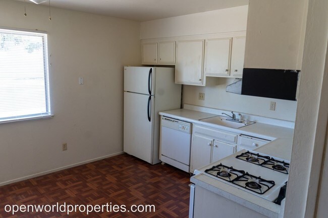 Building Photo - 3112 Lone Tree Way
