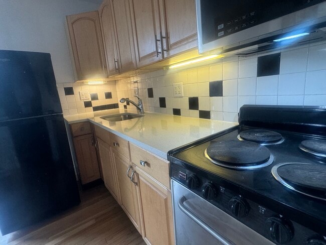 Building Photo - 524 N 31st St