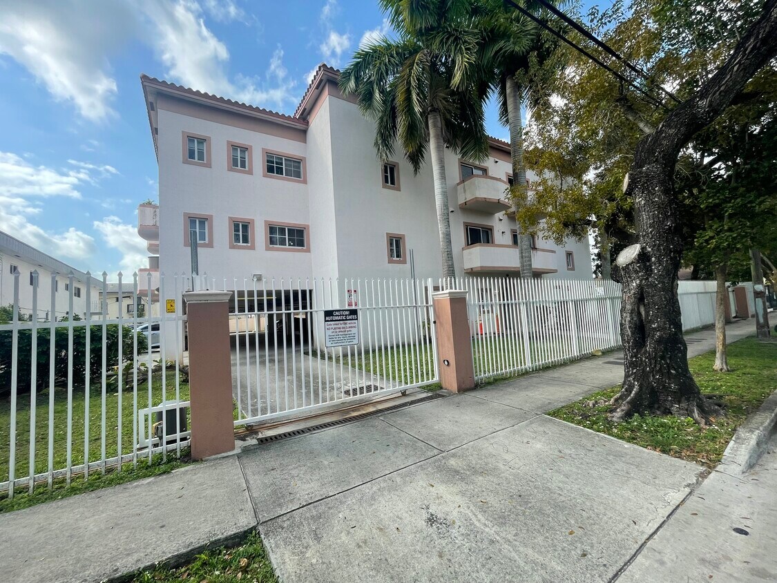 Primary Photo - 1234 NW 4th St