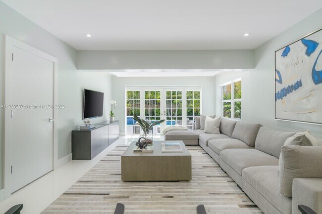 Building Photo - 1425 Lenox Ave.