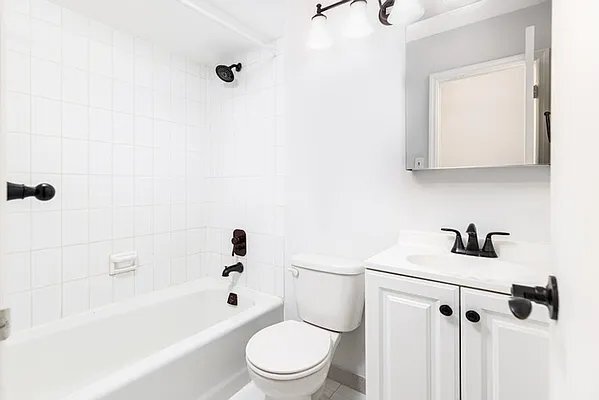 Foto del edificio - 222 E 14th St