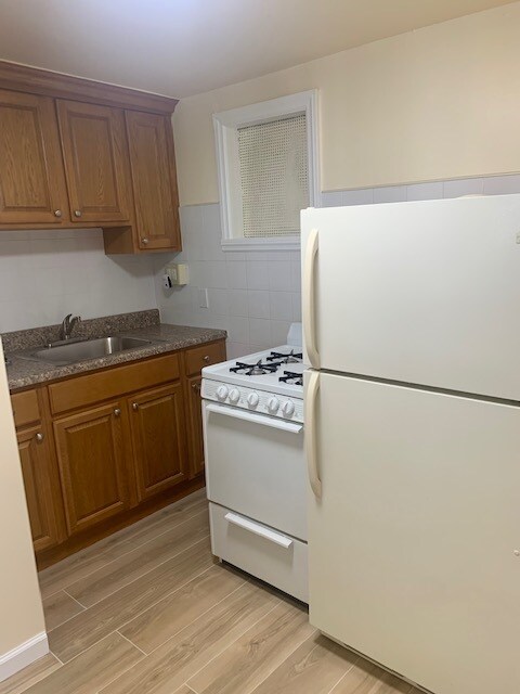 Foto del edificio - 1327 E 54th St