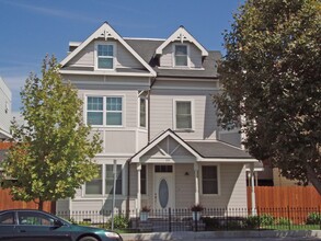 Building Photo - 810 S Second St
