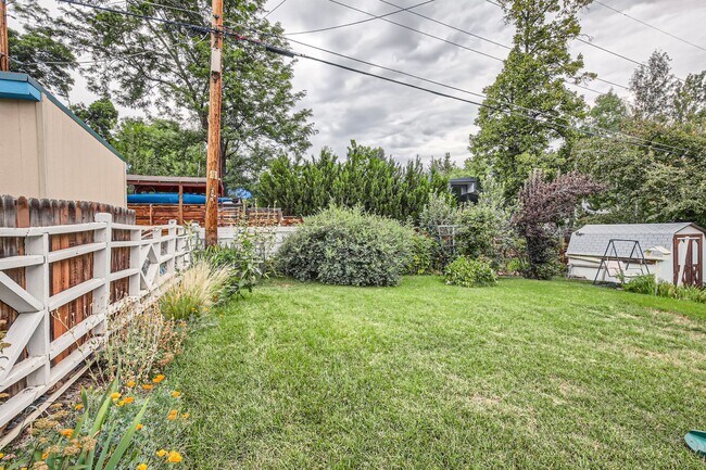 Foto del edificio - 3 Bed 2 Bath Home In Newlands Neighborhood...