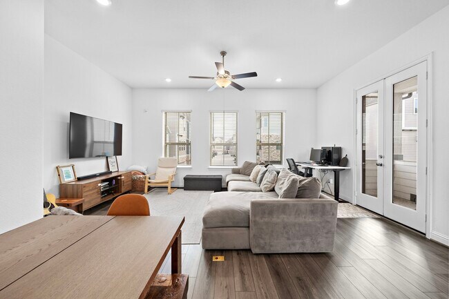 Foto del edificio - 11008 Mikula Dr