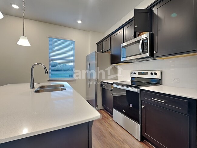 Foto del edificio - 27430 St Andrews Ave