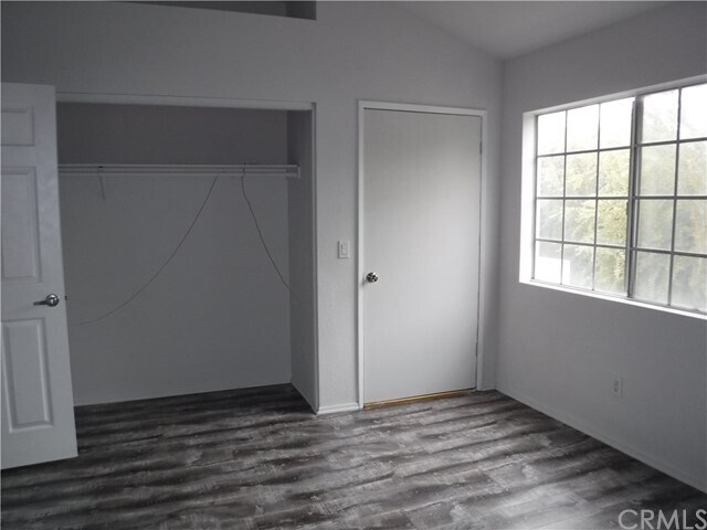 Foto del edificio - 1639 E 68th St