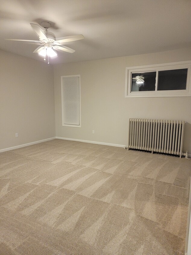 Living room - 919 Arcadian Ave