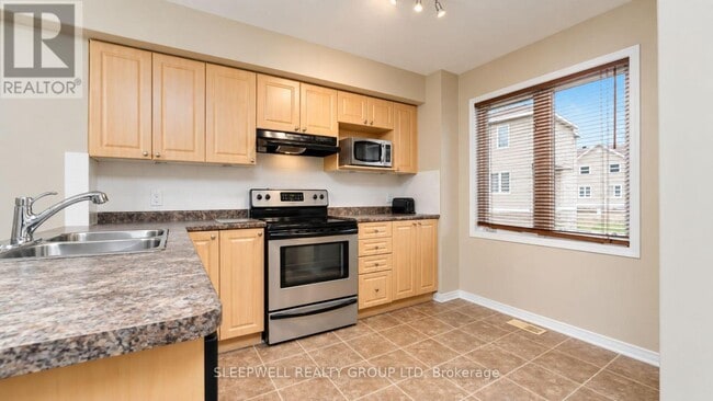 Building Photo - 231 Kennevale Dr