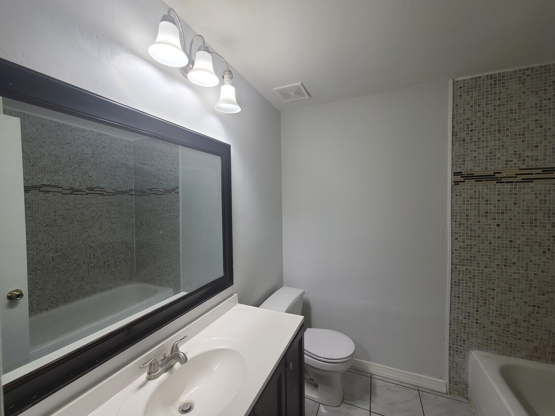 Building Photo - 9511 Pembridge Ct