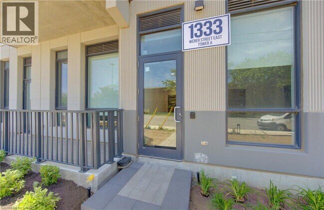 Photo du bâtiment - 1333 Weber St E