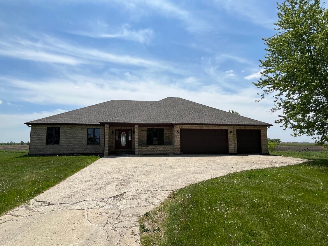 13858 IL38, DeKalb, IL 60115 House Rental in DeKalb, IL