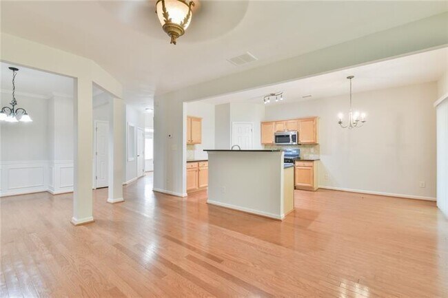 Building Photo - 2694 Winslow Ridge Dr NE