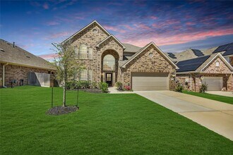 Building Photo - 125 Dina Ln