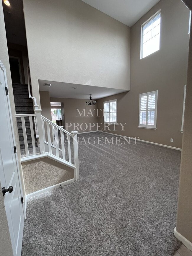 Building Photo - Move in Special see ad