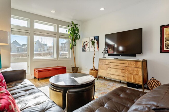 Building Photo - 4-Story 2BD, 2.5BA LoHi Townhome with Rooftop Deck