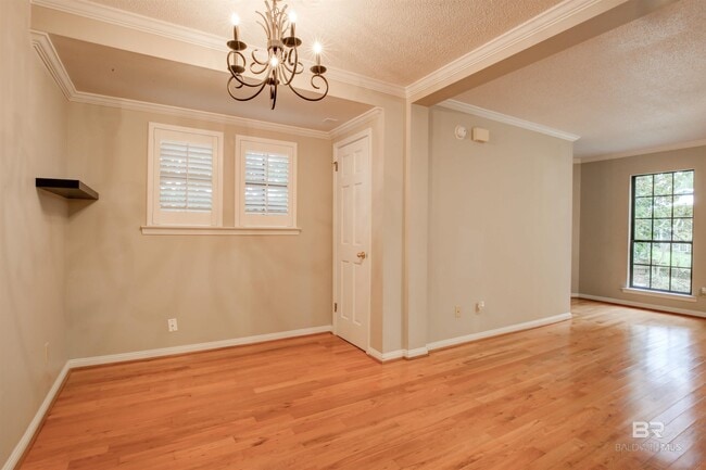 Building Photo - 509 Fels Ave