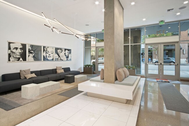 Foto del edificio - Stunning Urban Contemporary Home at The Icon