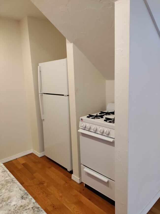 Cocina - 19 Chestnut St