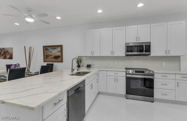 Foto del edificio - 14186 Fall Creek Ct