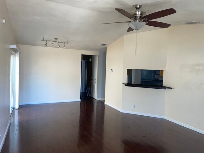 Building Photo - 6753 Hickory Springs Dr